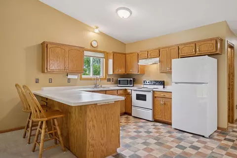 Kitchen - 511 Wright St, Monticello, MN 55362 photo 1 of 2