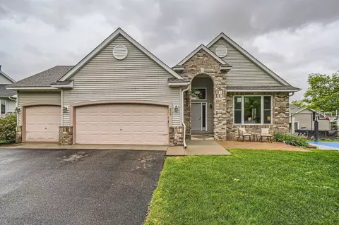 222 Pendryn Hill Bay, Woodbury, MN 55125