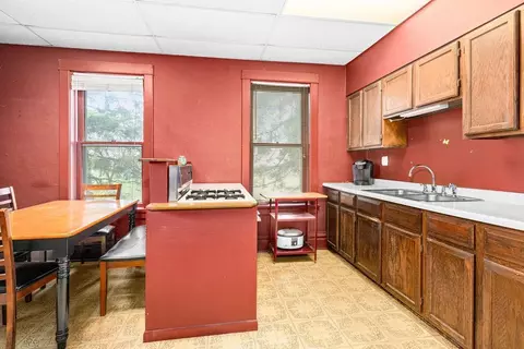 Kitchen - 4328 Oneida St, Duluth, MN 55804 photo 1 of 4