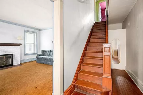 Entry Way - 4328 Oneida St, Duluth, MN 55804 photo 1 of 3