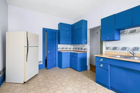 Kitchen - 4328 Oneida St, Duluth, MN 55804 photo 4 of 4