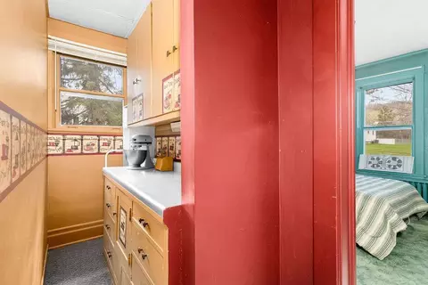Entry Way - 4328 Oneida St, Duluth, MN 55804 photo 3 of 3
