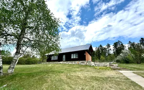 56279 350th St, Warroad, MN 56763