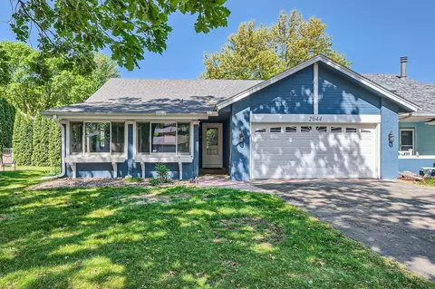 2044 28th Ave NW, New Brighton, MN 55112