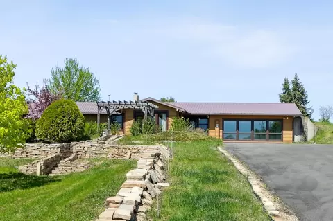 450 County Rd E, Hudson, WI 54016