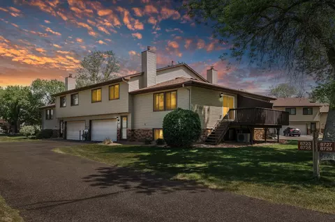 8727 N Maplebrook Cir, Brooklyn Park, MN 55445