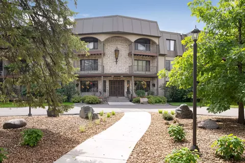2200 Nevada Ave S #313, Saint Louis Park, MN 55426