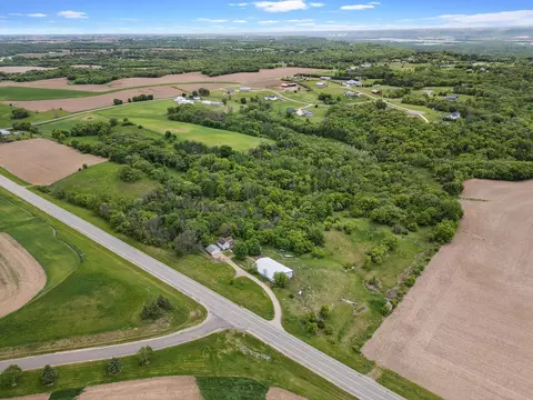 w11651 Wisconsin 35, Prescott, WI 54021
