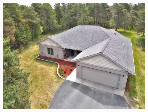 4624 Scotchpine Ct NW, Bemidji, MN 56601