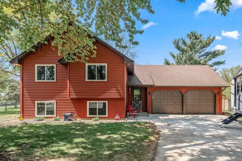601 116th Ln NE, Blaine, MN 55434
