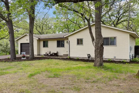 6242 Pecan St, North Branch, MN 55056