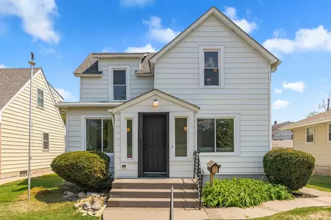 1323 Pierce St NE, Minneapolis, MN 55413