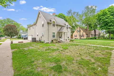 Exterior - 114 N 3rd Ave E, Truman, MN 56088 photo 8 of 9