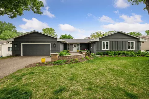 6146 Arctic Way, Edina, MN 55436
