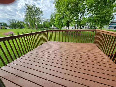 Exterior - 610 3rd Ave NE, Plainview, MN 55964 photo 6 of 7