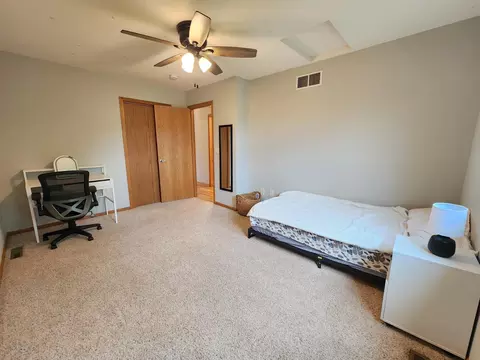 Bedroom - 610 3rd Ave NE, Plainview, MN 55964 photo 6 of 9