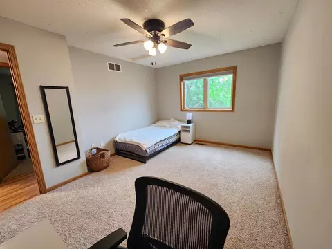 Bedroom - 610 3rd Ave NE, Plainview, MN 55964 photo 5 of 9