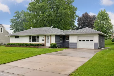 2925 W 87 12 St, Bloomington, MN 55431