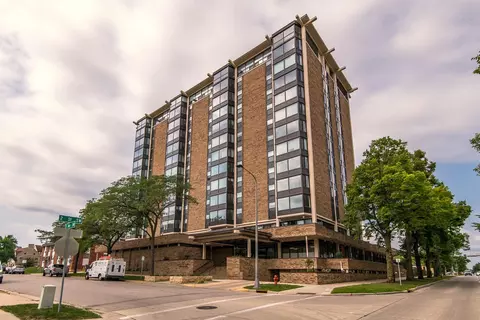 207 5th Ave SW #901, Rochester, MN 55902