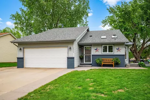 14713 Westcliffe Dr, Burnsville, MN 55306