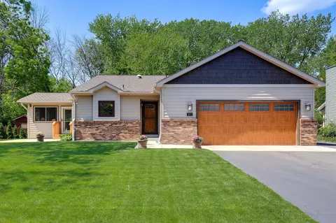 1617 Lakewood Dr N, Maplewood, MN 55119