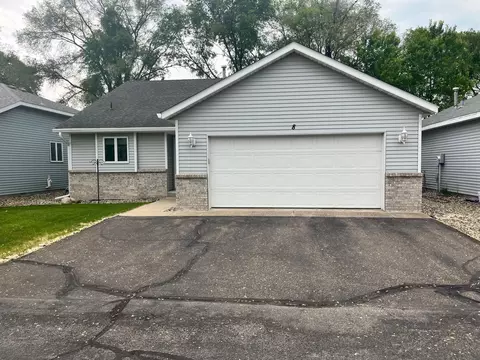 1403 33rd Ave N #8, Saint Cloud, MN 56303
