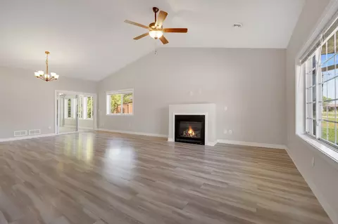 929 Johnson Dr, New Richmond, WI 54017