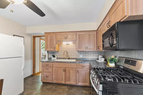 Kitchen - 4333 Diamond Dr, Eagan, MN 55122 photo 3 of 3