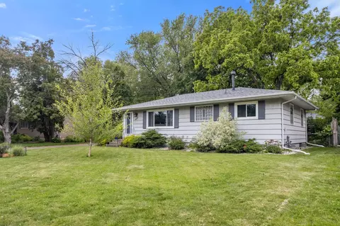 4333 Diamond Dr, Eagan, MN 55122