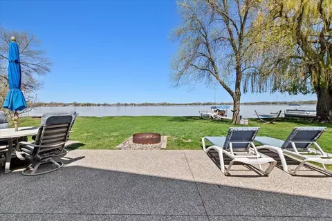 1108 Lakeview Dr, Waverly, MN 55390