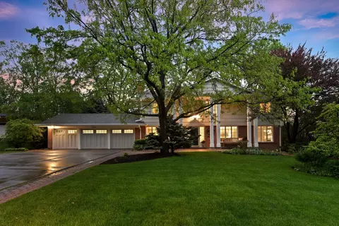 5705 Camelback Dr, Edina, MN 55436