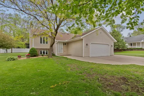 1729 Greenwood Pl, Owatonna, MN 55060