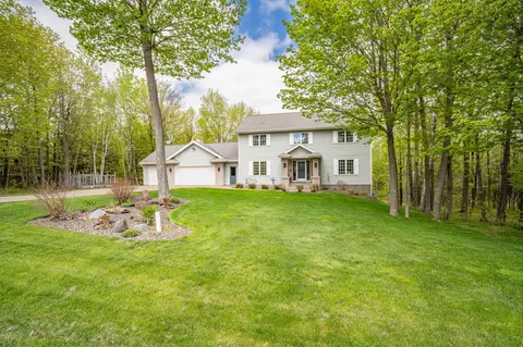 4975 Maribe Dr, Hermantown, MN 55811