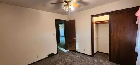 Bedroom - 621 E 16th St, Albert Lea, MN 56007 photo 2 of 4