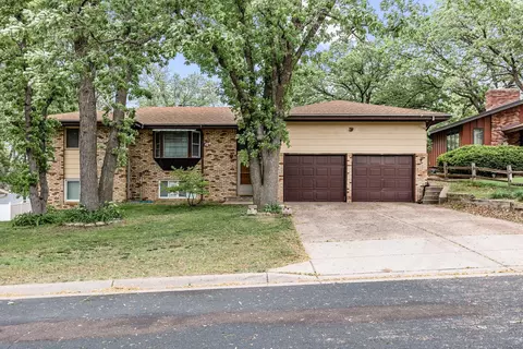25 67th Way NE, Fridley, MN 55432