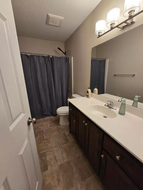 Bath - 920 Nelson Ave, Mora, MN 55051 photo 2 of 2