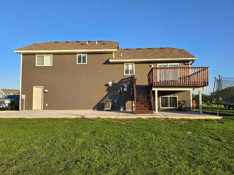 Exterior - 920 Nelson Ave, Mora, MN 55051 photo 2 of 2