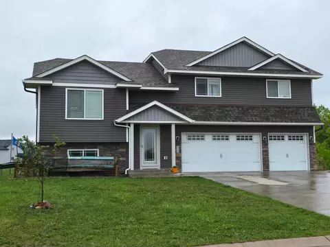 920 Nelson Ave, Mora, MN 55051