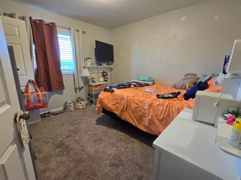 Bedroom - 920 Nelson Ave, Mora, MN 55051 photo 2 of 3