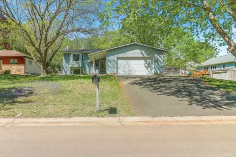 2515 Belmont Ln E, North Saint Paul, MN 55109