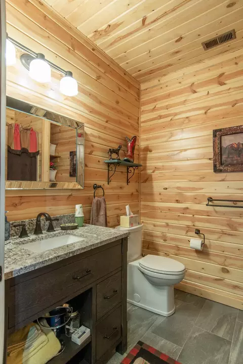 Bath - 3007 Thoroughfare Dr, Cushing, MN 56443 photo 6 of 12
