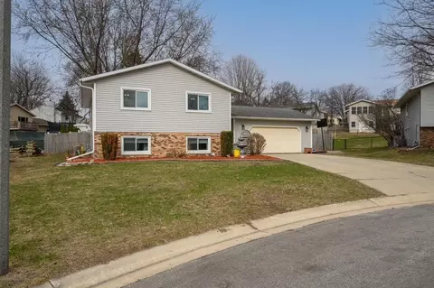 3321 8th Ln NW, Rochester, MN 55901