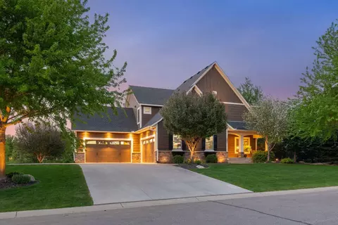 2971 Fairway Dr, Chaska, MN 55318