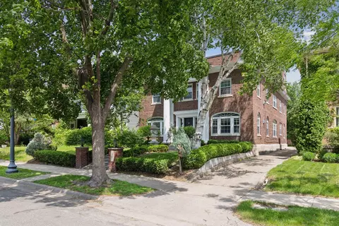 1785 Dupont Ave S, Minneapolis, MN 55403