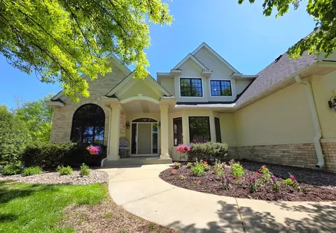 842 Bald Lake Ct, Eagan, MN 55123