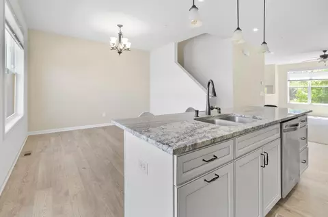 4016 River Valley Way, Eagan, MN 55122 photo 7