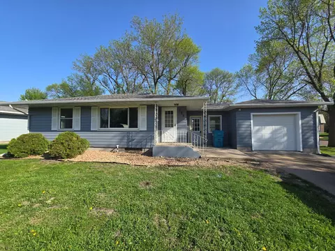 125 12th Ave NW, Waseca, MN 56093