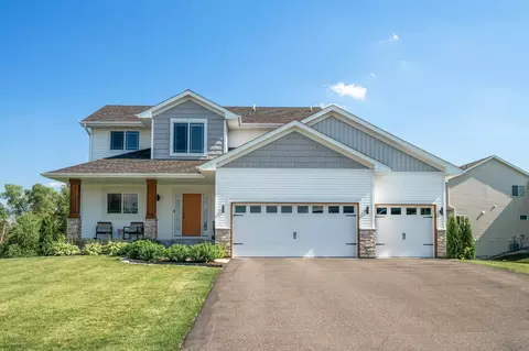 2142 Dogwood St, Lino Lakes, MN 55038