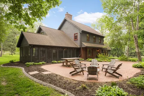 15513 Loop Rd S, Burnsville, MN 55306