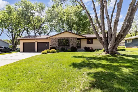 1028 Cottonwood Ave, Red Wing, MN 55066